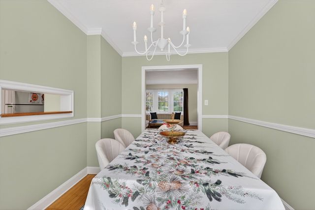 21 Hammond Pond Prkw 2, Newton, MA 02467