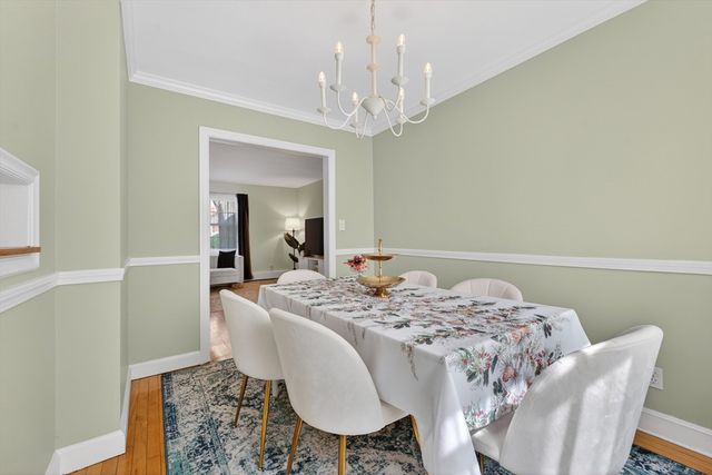 21 Hammond Pond Prkw 2, Newton, MA 02467