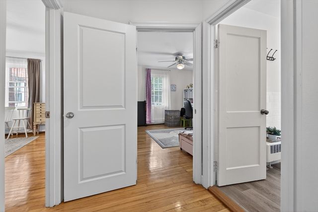 21 Hammond Pond Prkw 2, Newton, MA 02467
