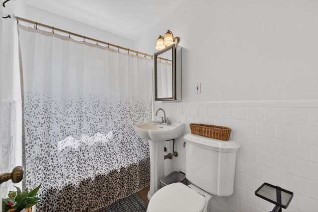 21 Hammond Pond Prkw 2, Newton, MA 02467