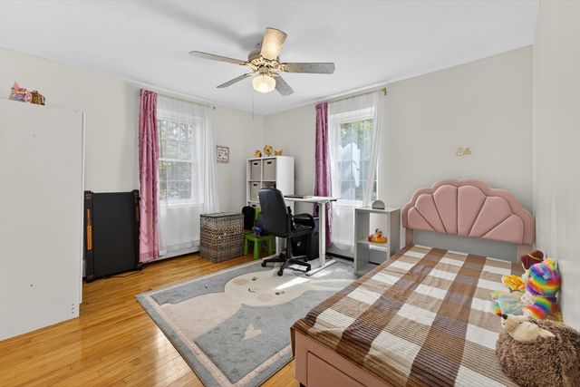 21 Hammond Pond Prkw 2, Newton, MA 02467