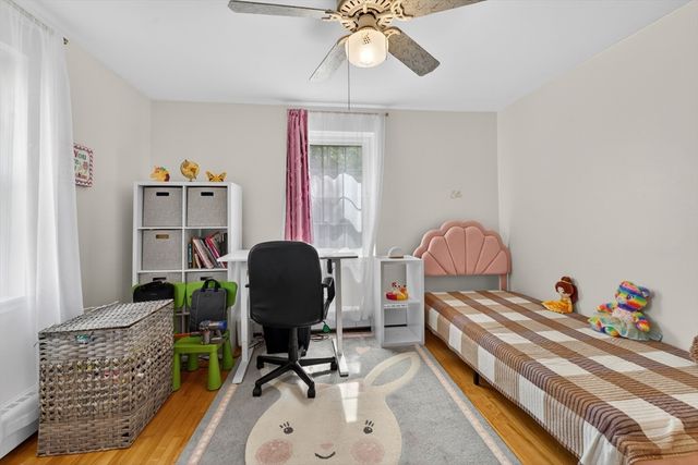 21 Hammond Pond Prkw 2, Newton, MA 02467