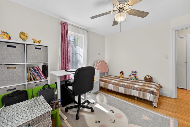 21 Hammond Pond Prkw 2, Newton, MA 02467