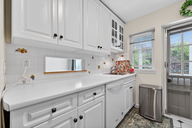 21 Hammond Pond Prkw 2, Newton, MA 02467
