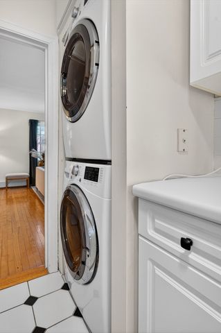 21 Hammond Pond Prkw 2, Newton, MA 02467