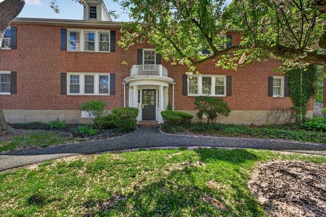 21 Hammond Pond Prkw 2, Newton, MA 02467