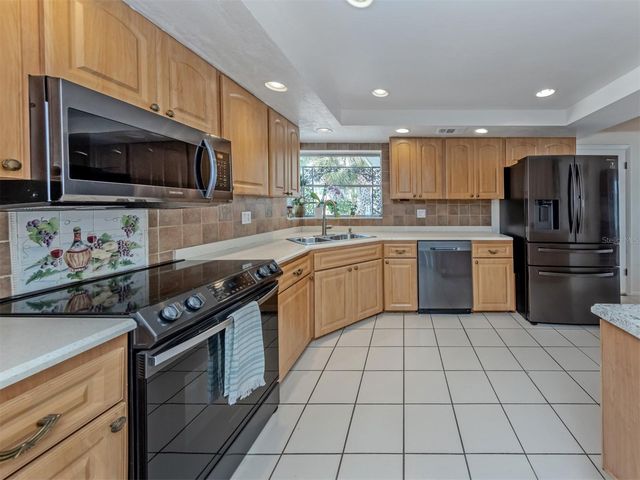 1480 LAKESIDE DRIVE, Venice, FL 34293
