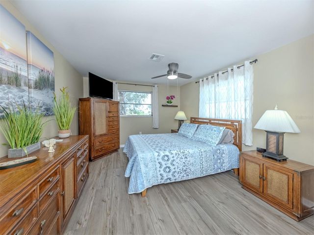 1480 LAKESIDE DRIVE, Venice, FL 34293
