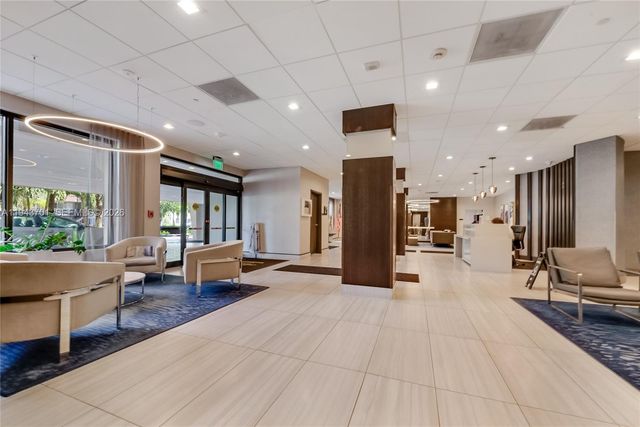 90 Edgewater Dr 501, Coral Gables, FL 33133