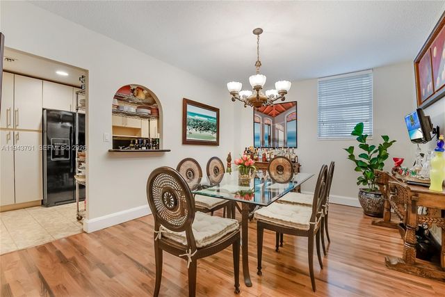 90 Edgewater Dr 501, Coral Gables, FL 33133