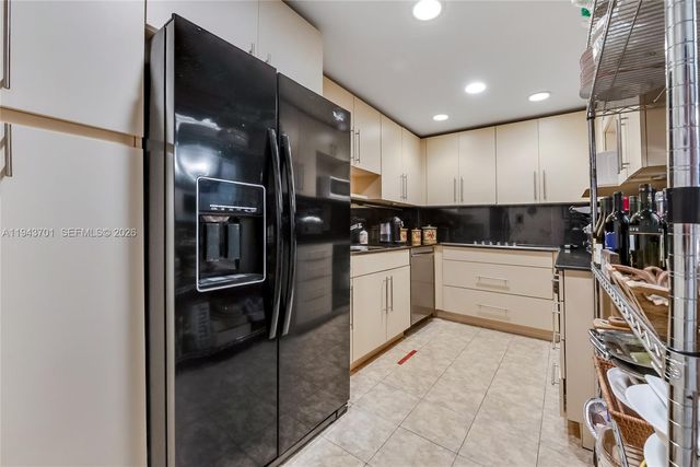 90 Edgewater Dr 501, Coral Gables, FL 33133