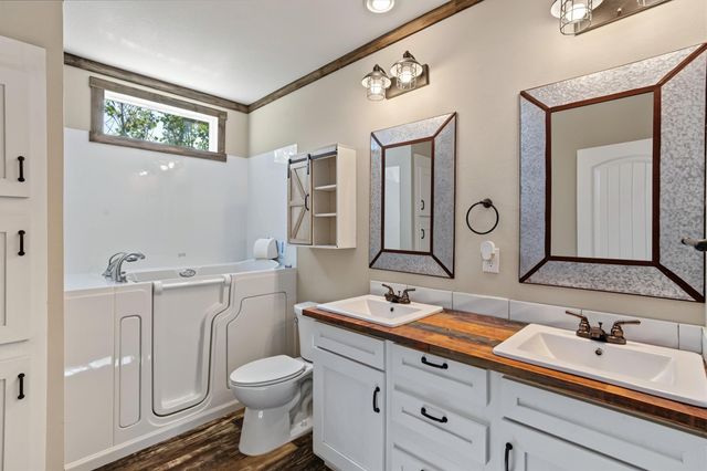 546 5th Street, Dickinson, TX 77539