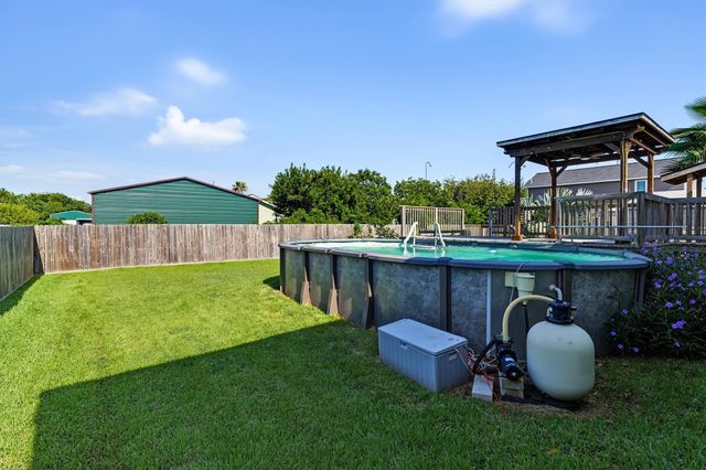 546 5th Street, Dickinson, TX 77539
