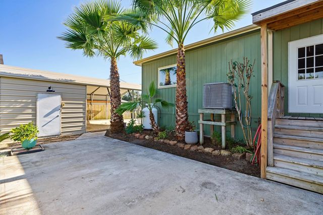 546 5th Street, Dickinson, TX 77539