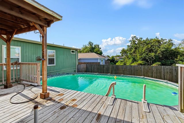 546 5th Street, Dickinson, TX 77539