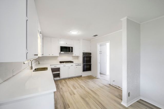 419 Allen Drive, Justin, TX 76247