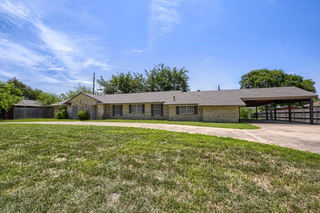 419 Allen Drive, Justin, TX 76247