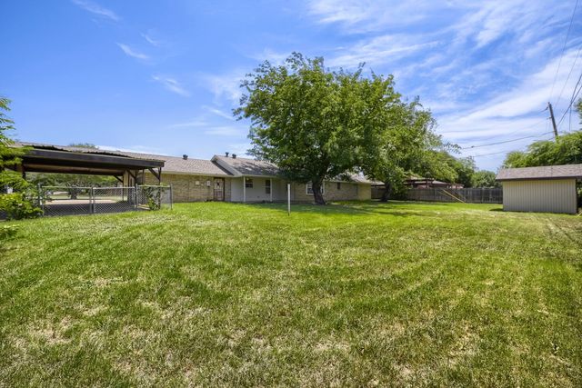 419 Allen Drive, Justin, TX 76247