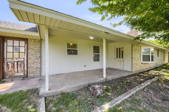 419 Allen Drive, Justin, TX 76247