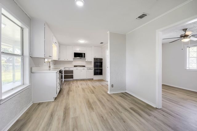 419 Allen Drive, Justin, TX 76247