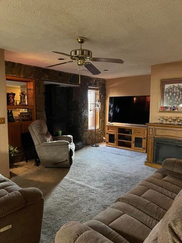 5708 Alta Vista Court SW, Albuquerque, NM 87105