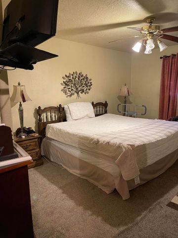 5708 Alta Vista Court SW, Albuquerque, NM 87105