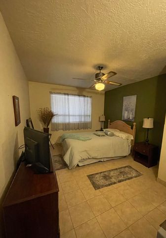 5708 Alta Vista Court SW, Albuquerque, NM 87105