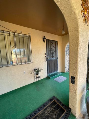 5708 Alta Vista Court SW, Albuquerque, NM 87105