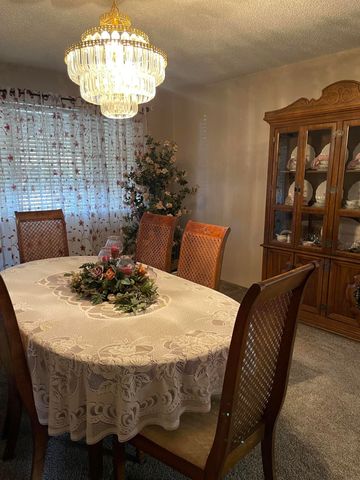 5708 Alta Vista Court SW, Albuquerque, NM 87105