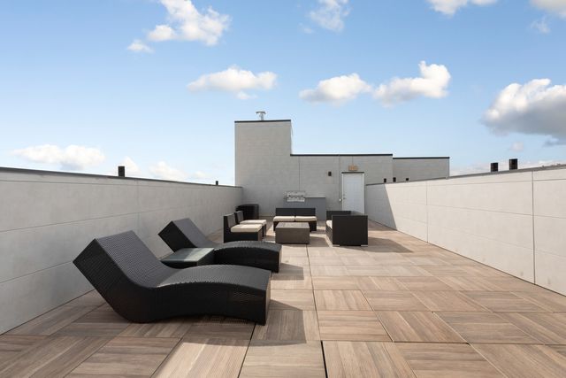 1531 W Howard Avenue 304, Chicago, IL 60626