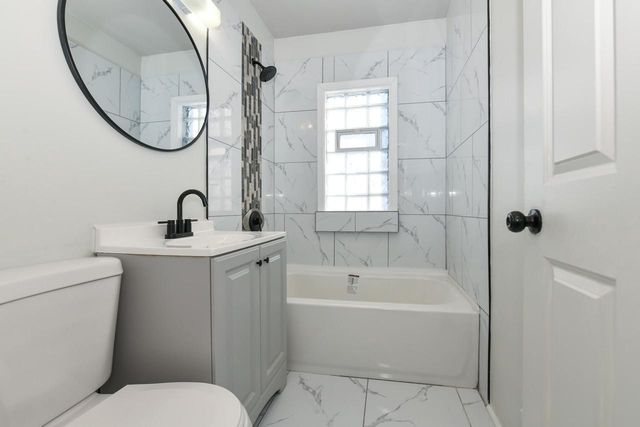 5327 W Wright STREET, Milwaukee, WI 53210