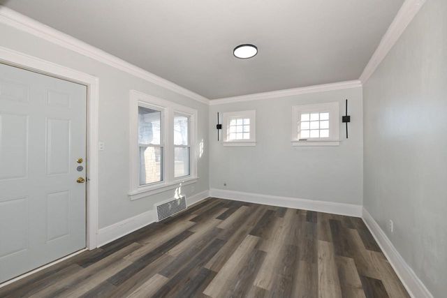 5327 W Wright STREET, Milwaukee, WI 53210