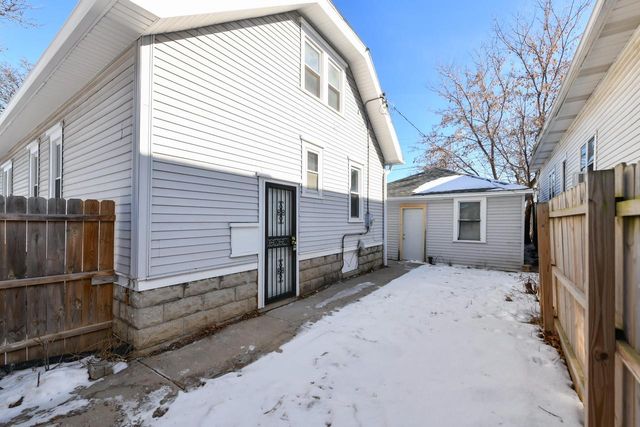 5327 W Wright STREET, Milwaukee, WI 53210