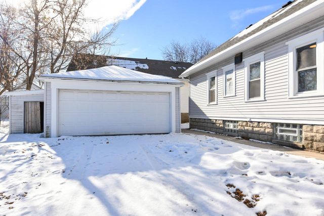 5327 W Wright STREET, Milwaukee, WI 53210