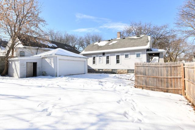 5327 W Wright STREET, Milwaukee, WI 53210