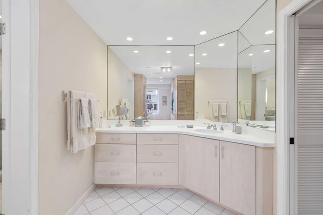 150 Bradley Place 415, Palm Beach, FL 33480