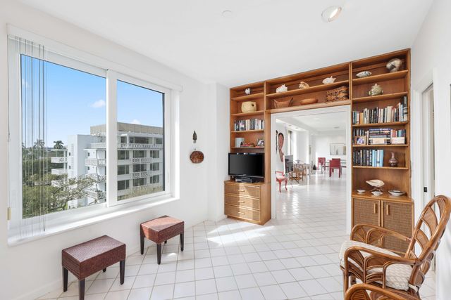 150 Bradley Place 415, Palm Beach, FL 33480