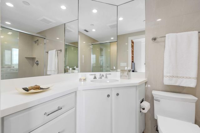 150 Bradley Place 415, Palm Beach, FL 33480