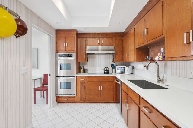 150 Bradley Place 415, Palm Beach, FL 33480