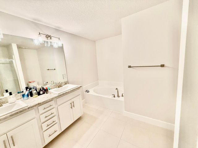 692 NE Turtleback Trail, Port St. Lucie, Port St Lucie, FL 34983