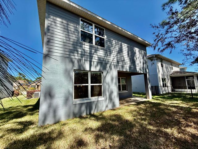 692 NE Turtleback Trail, Port St. Lucie, Port St Lucie, FL 34983