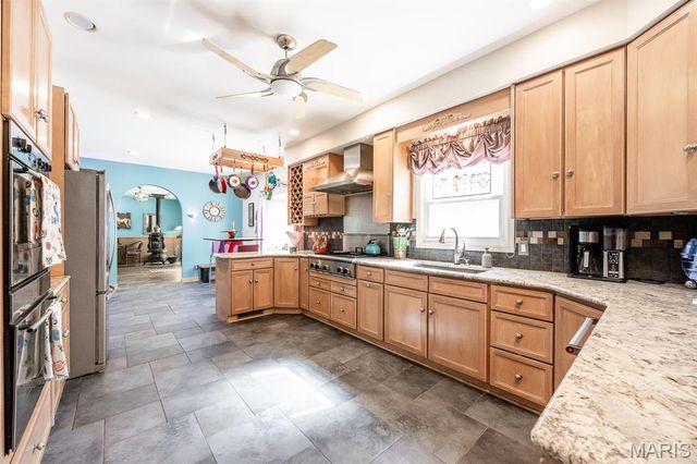 210 E Fairway Drive, Belleville, IL 62223