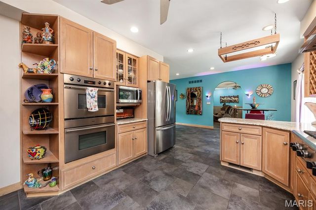 210 E Fairway Drive, Belleville, IL 62223