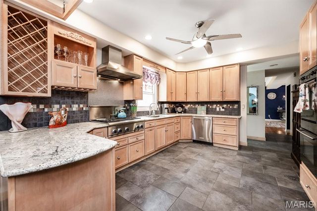 210 E Fairway Drive, Belleville, IL 62223