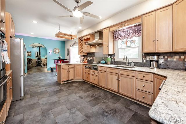 210 E Fairway Drive, Belleville, IL 62223