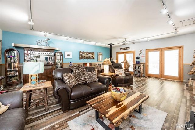 210 E Fairway Drive, Belleville, IL 62223