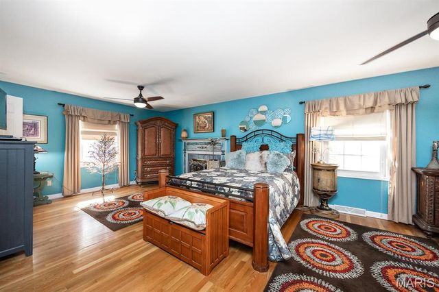 210 E Fairway Drive, Belleville, IL 62223