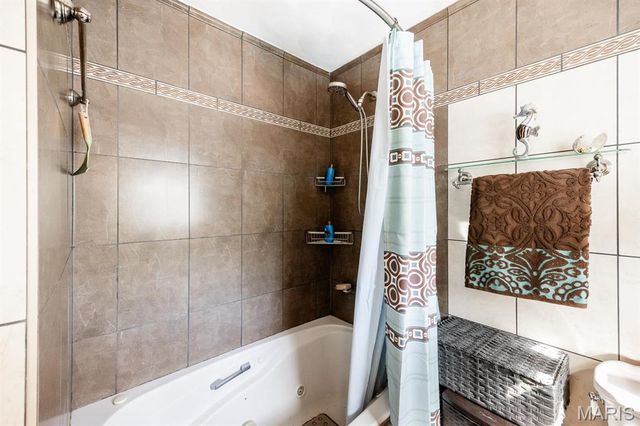 210 E Fairway Drive, Belleville, IL 62223