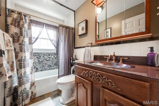 210 E Fairway Drive, Belleville, IL 62223