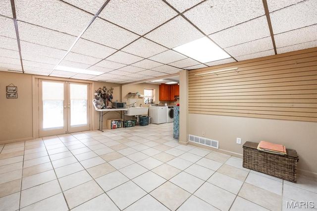 210 E Fairway Drive, Belleville, IL 62223